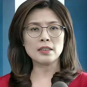 郑丽文现在估计肠子都悔青了。她后悔的不是向日本灾区伸了援手，也不是以个人名义捐了