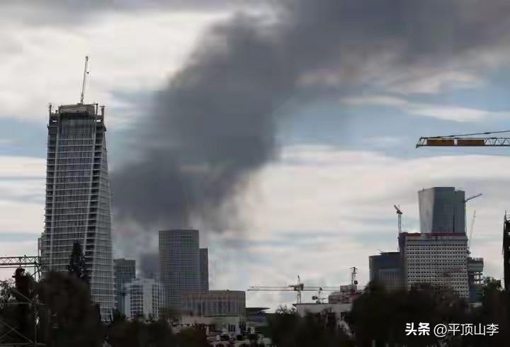 当全世界还在分析美伊谈判的“积极进展”时，美国和以色列用白昼下的轰炸给出了最直接