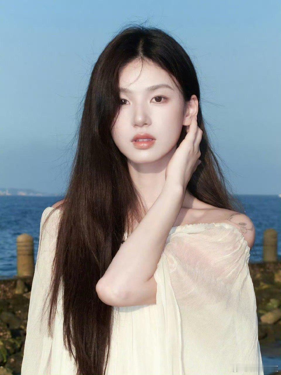 周芯竹 转事业赛道了 美女子周芯竹的事业之路又开启了新的篇章！她的每一次选择都充