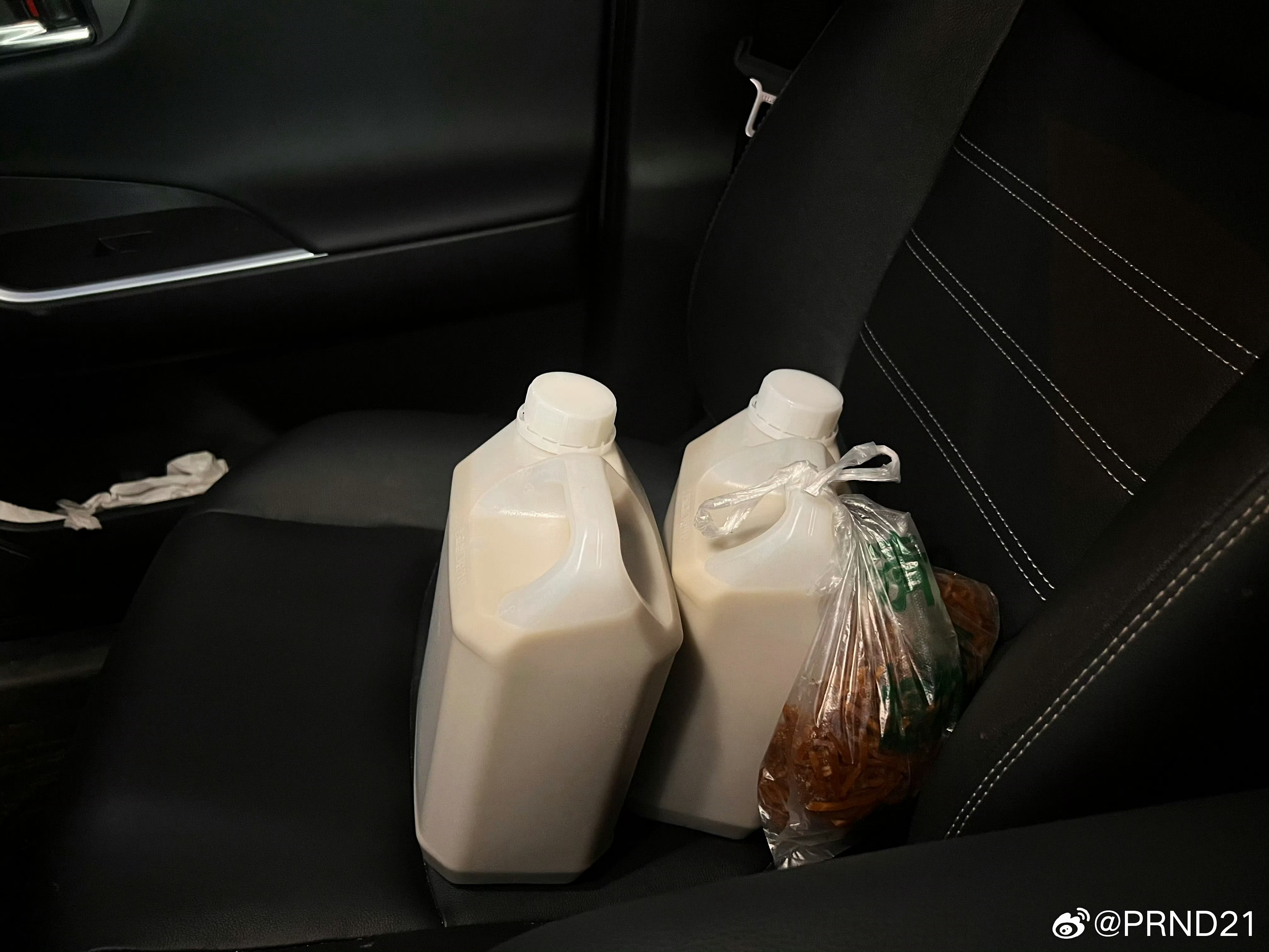 昨儿我和Kevin说，等我减肥成功一半时，我要去吃大碗卤煮奖励自己！Kevin：