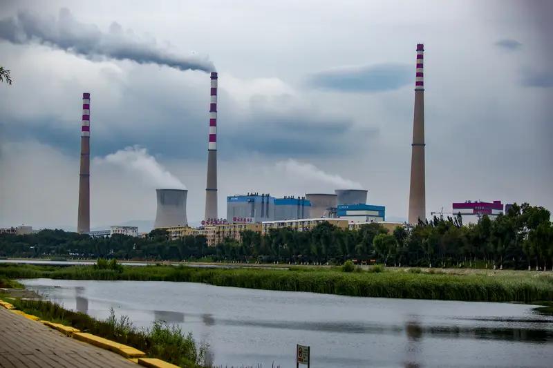目前的板块梯队最完整，
走的最强的只有电力。
既有20CM涨停，
更有最高7板的