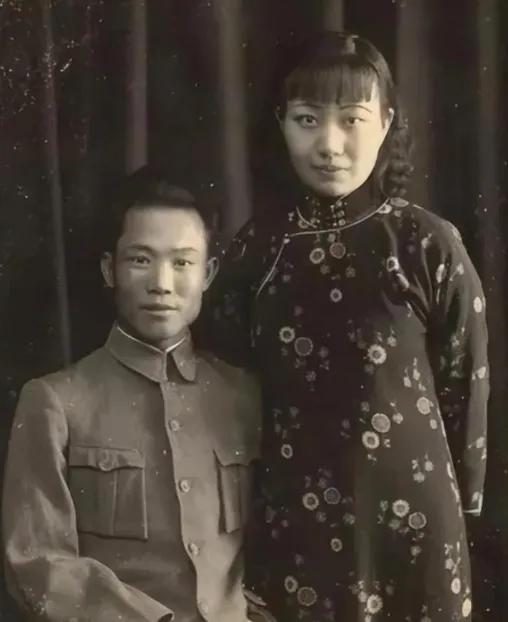 1925年，陈诚回家奔丧。7年不见的妻子，想与他同房。妻子刚到床上，就被他强行推