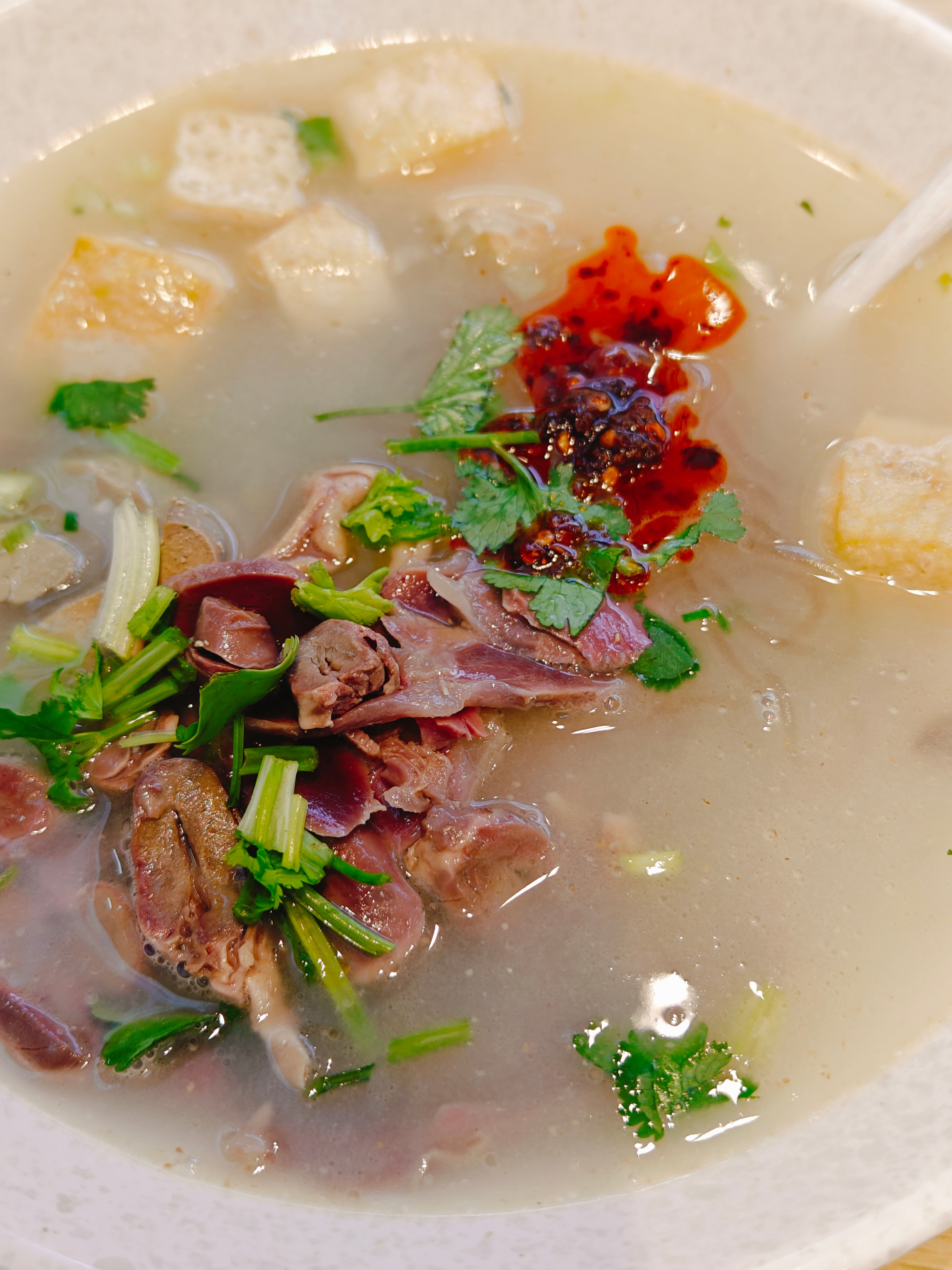 吃完灌汤包，再上个德基网红厕所……​你就知道网传建造价值800万的盥洗室，里面拍