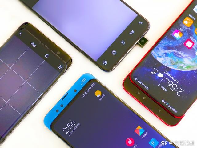 涨价了你还换手机吗 目前手机性能已足够支撑日常使用，旧手机只要换块电池、清清存储