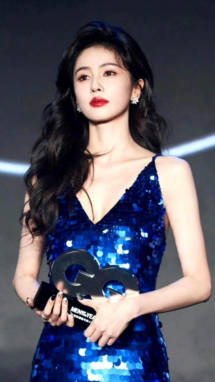 一些下水对白鹿的恶意真是藏也不藏。白鹿笑说她一直笑，白鹿不笑又说她挂脸挂相，既然
