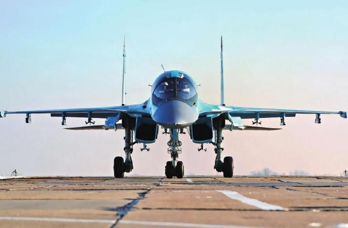 每天认识一件兵器 苏联/俄罗斯Su-34“后卫”战斗轰炸机机身长度：23.34米
