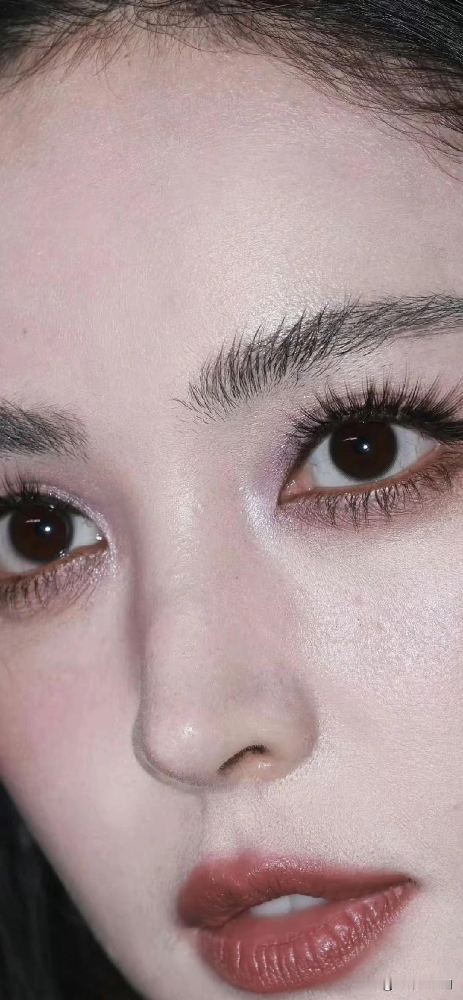 这双眼睛好有神啊！