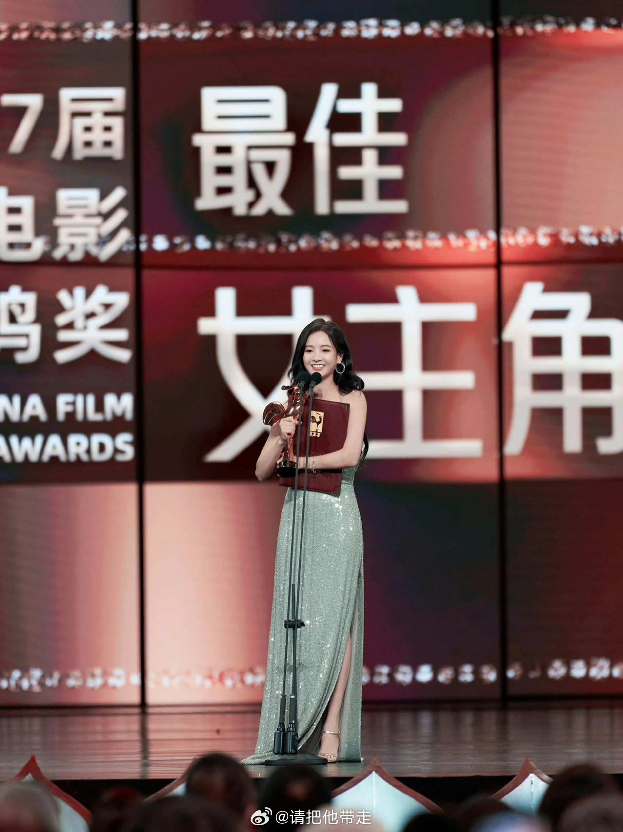 内娱00花洗牌了 00花格局彻底重新排位，没有永远的热度，只有永远的资源博弈。形