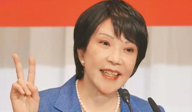 日本政坛这次是真的“炸锅”了。山本太郎指着高市早苗的鼻子痛骂“卖国贼”，这场面精