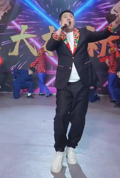 刘老根业务能力刘老根舞台夯爆了  夯爆了！ 