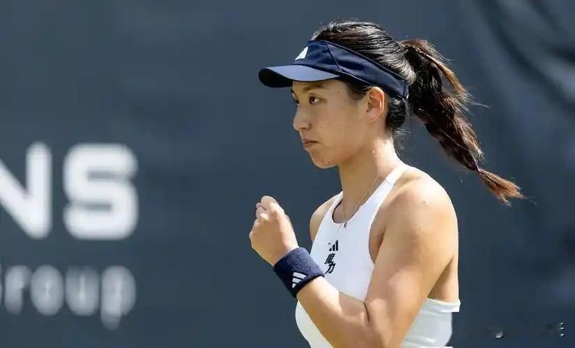 王美人苦战三盘拒绝逆转
北京时间6月29日晚，2026年温网女单第一轮，王欣瑜V
