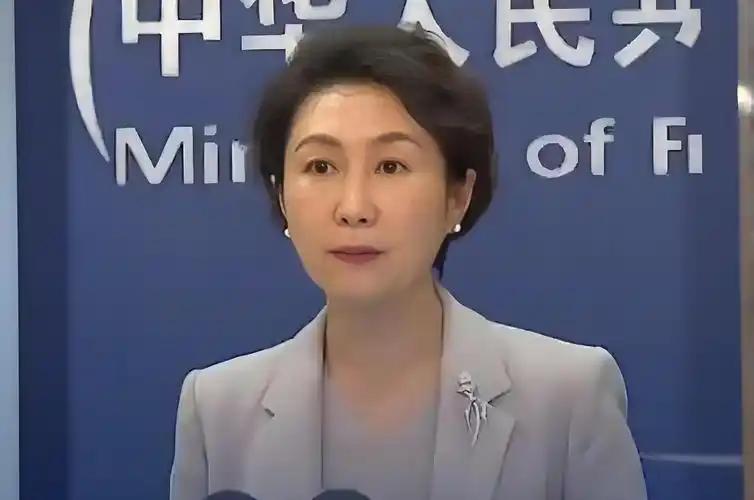 别再喊"收复"台湾了！
 
9月8日，外交部发言人毛宁在记者会上把话挑明：联大第