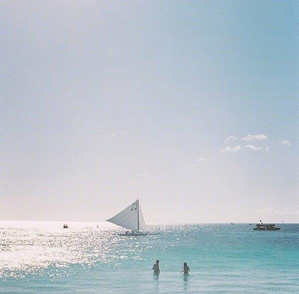 旅行，就是尝试着走出去，你才会发现世界远不是你生活城市的模样。你会遇见美丽的风景