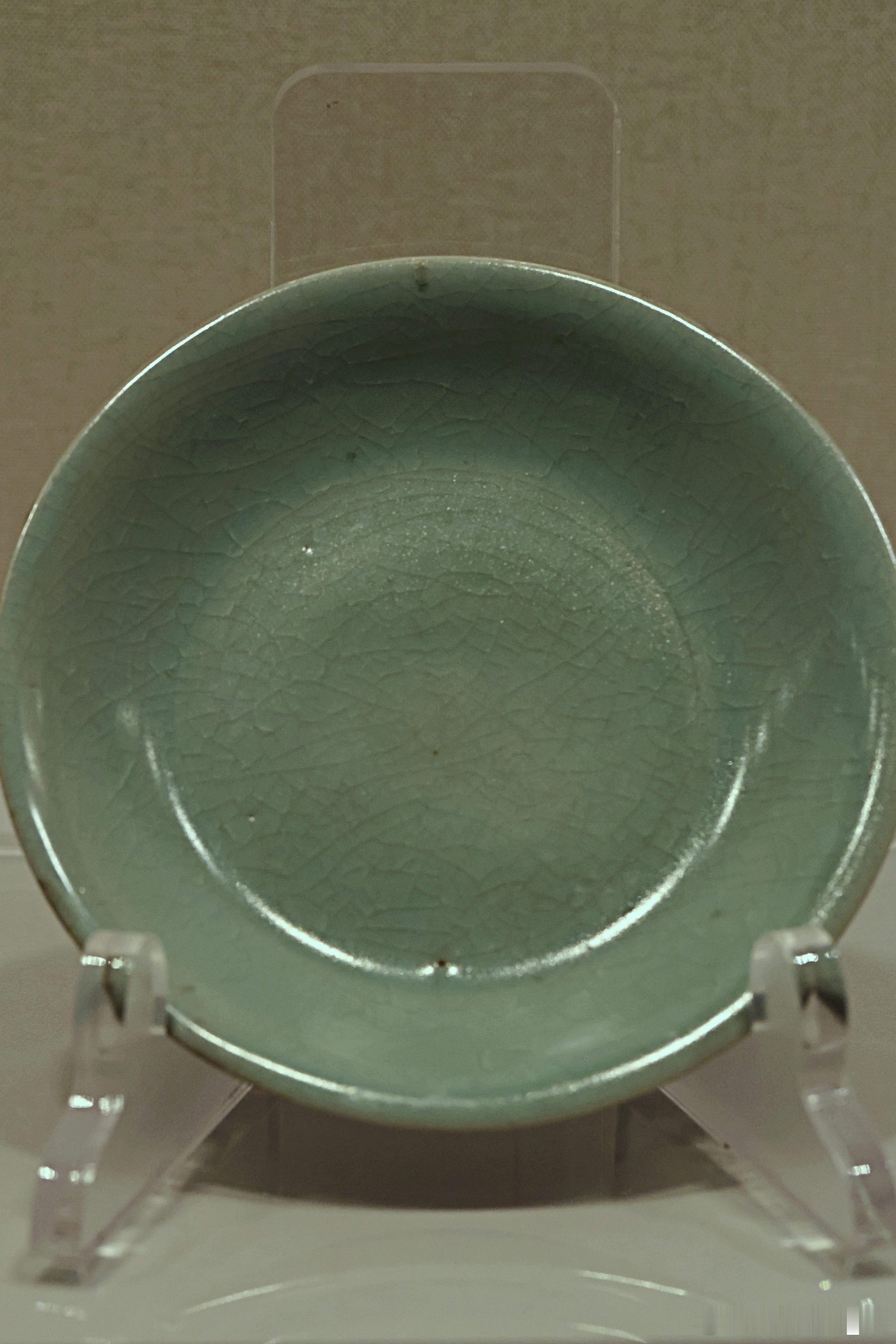 汝窑天青釉盘宋 （960-1279年）天津博物馆藏汝窑为宋代五大名窑之首，198