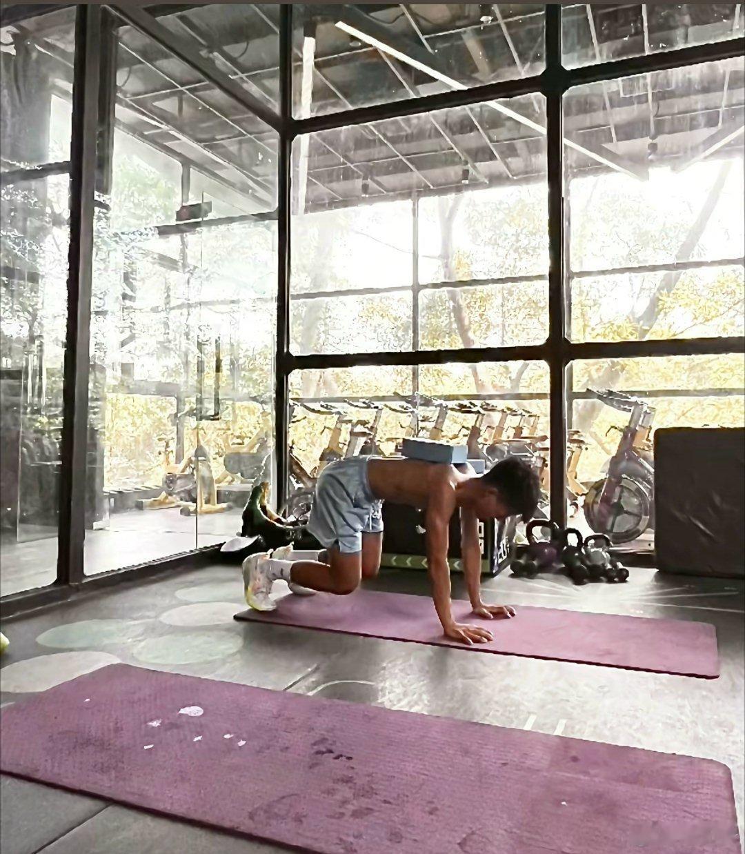 20岁瘫痪小伙，顶级对抗路，真男人。 