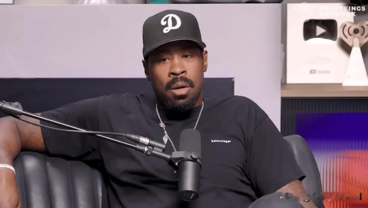 鹈鹕球员德安德烈-乔丹在播客节目ALL THE SMOKE中，被问到给自己生涯的