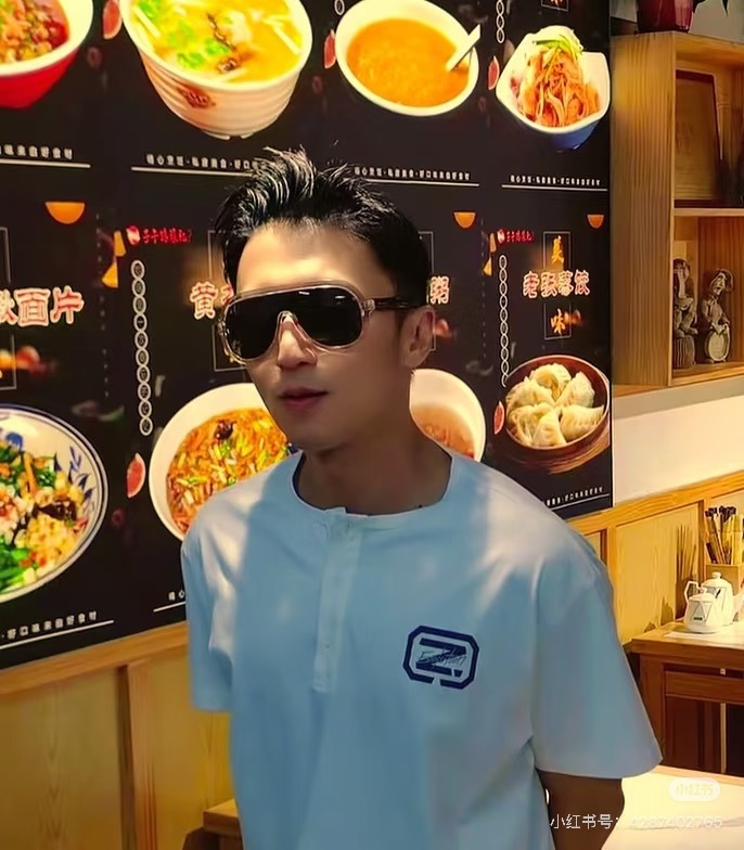 谢霆锋 西安探店随手拍都像是杂志大片