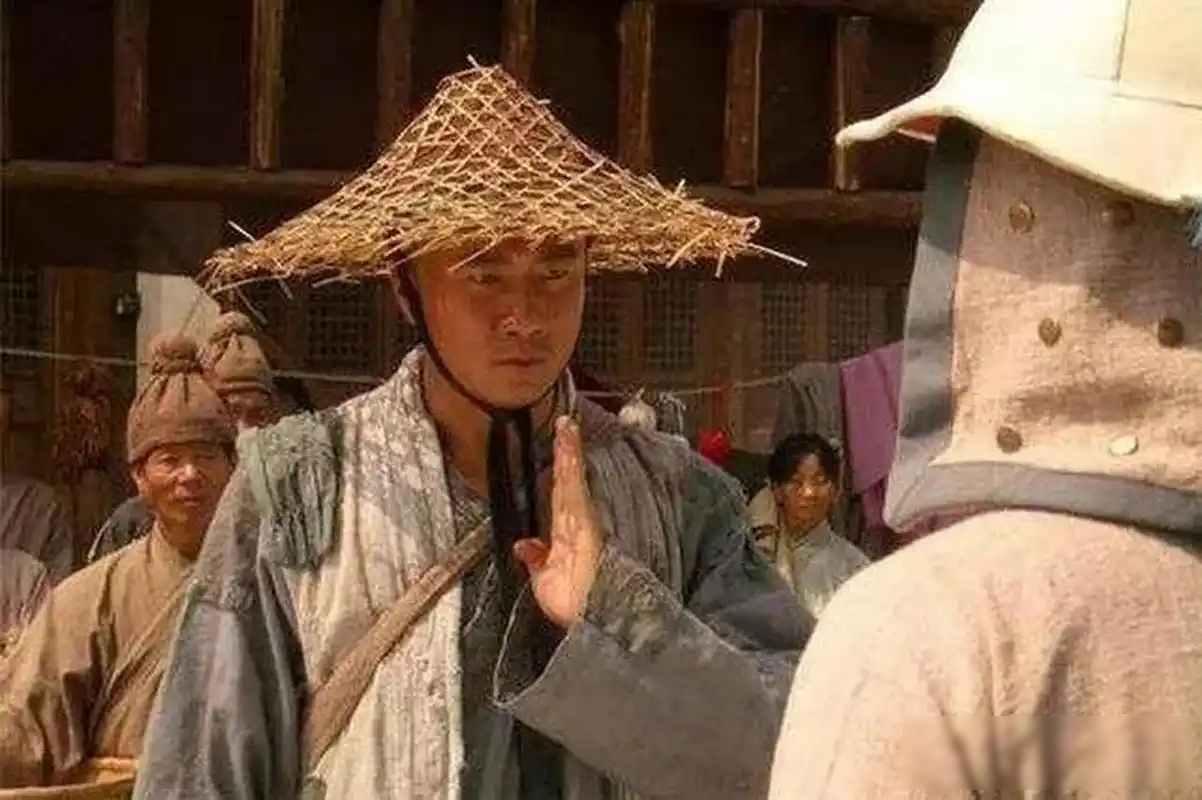 朱元璋叫停旷世皇城，民间传灵异诅咒，百万民夫6年血汗全白费
1366年春天，朱元