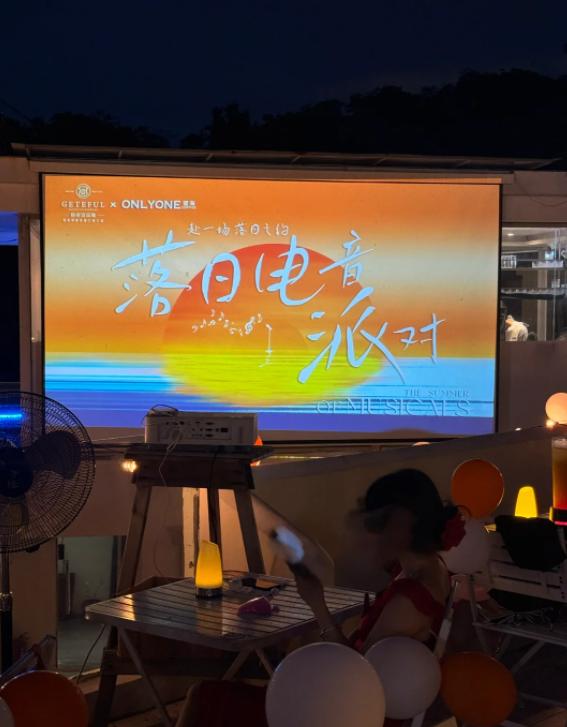 北约机场被苔藓瘫痪？环保太魔怔！
亲爱的朋友们大家好，我是海林小百科，今天我们来