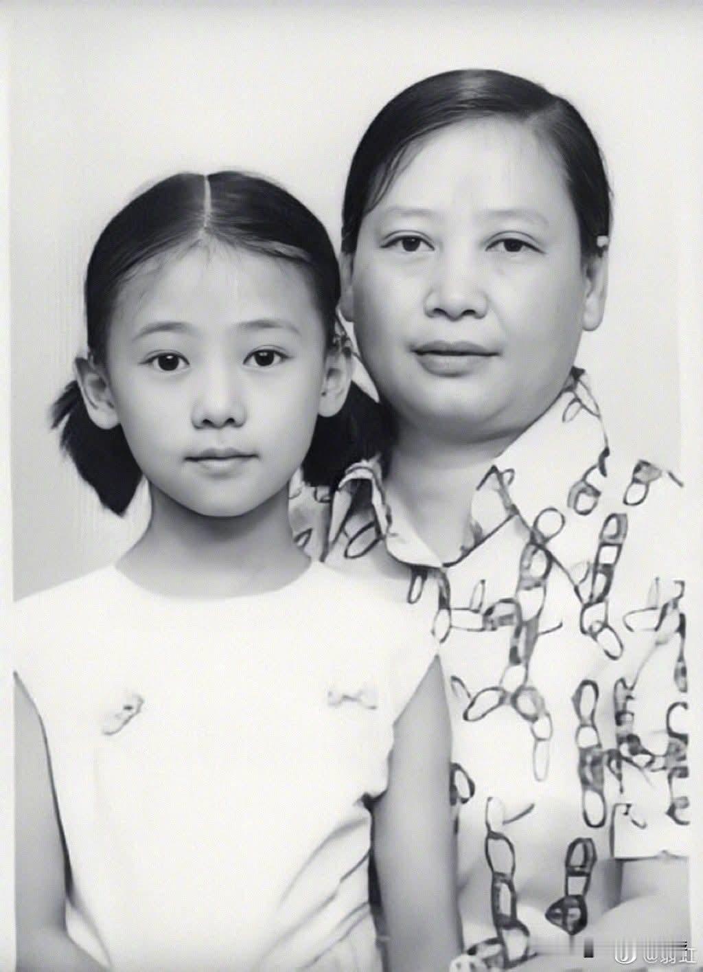 翁虹，57岁（英语：Yvonne (Ewong) Yung Hung，1968年