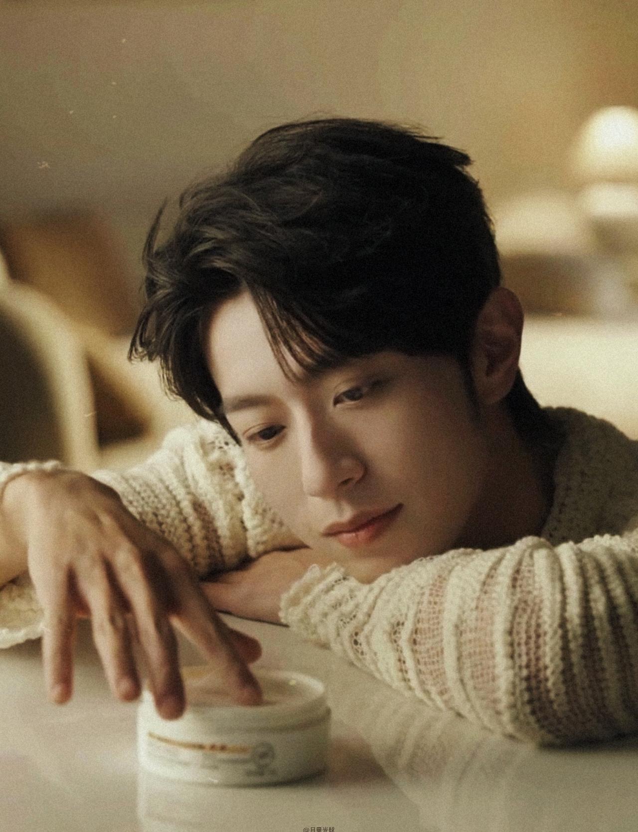 暗绿与木质香. ​​​