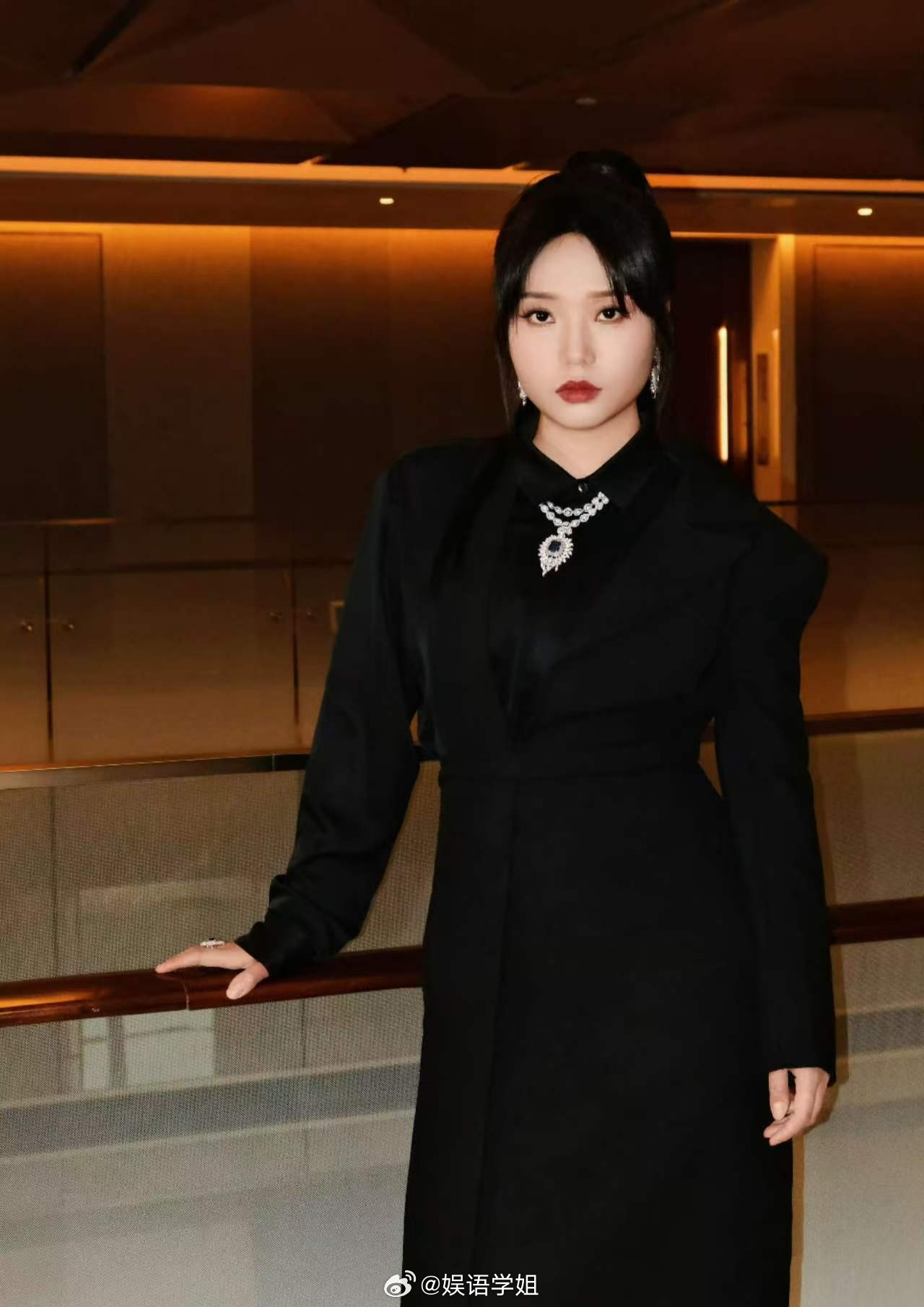 王建国李雪琴 漫才反复回看的漫才片段，赢在那份不紧绷。简单桥段被互怼盘活，老友间