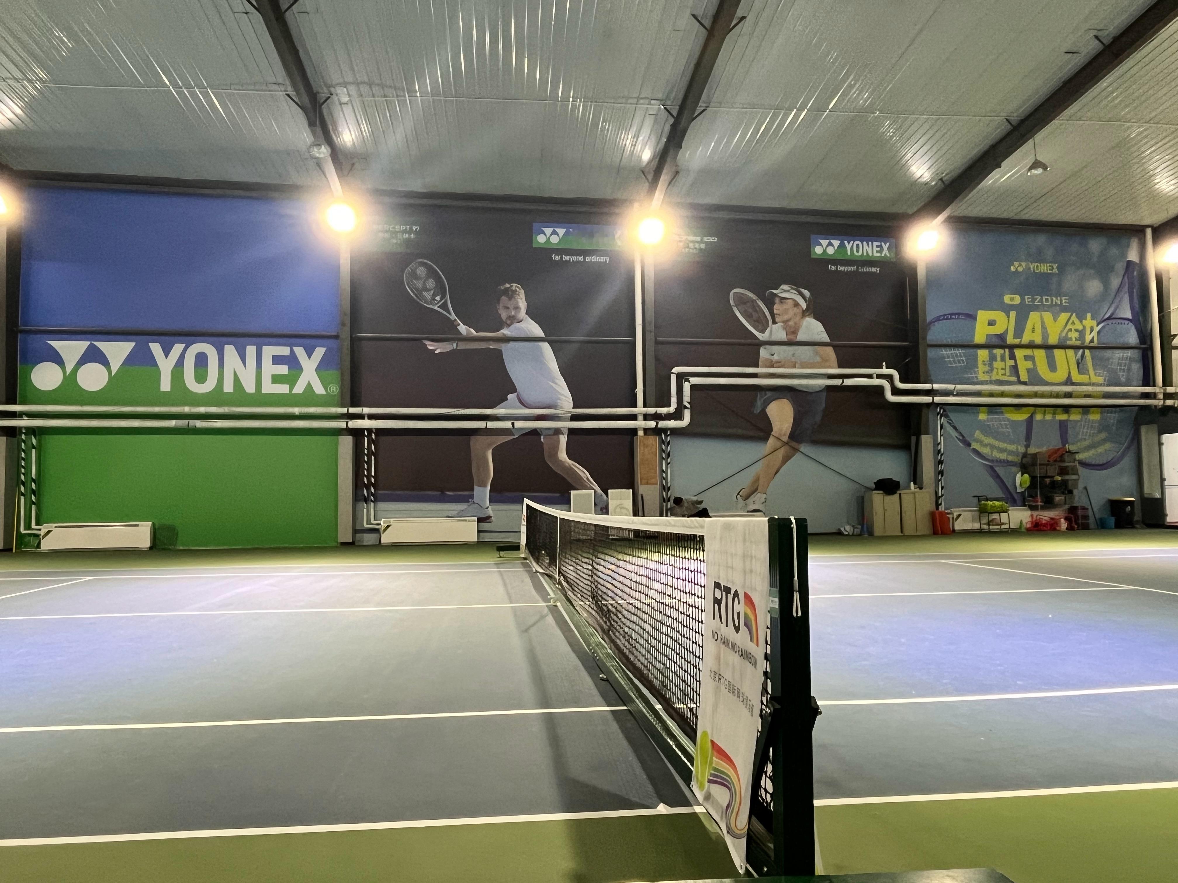 网球talking大会 好难得看到这两位同框，唯有在球场的墙上 北京·RTG国际