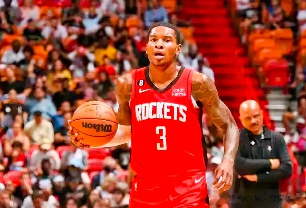 北京时间7月5日NBA火箭队后卫球员小波特接受采访，正面回答了球队签约范弗里特后