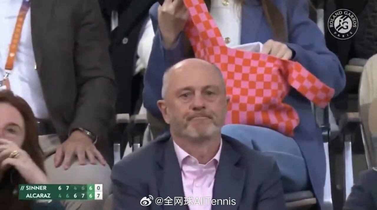 体育大赏 意网协官员“隔空诊断”阿卡抑郁？近日，意大利网球协会医疗委员会主席詹尼