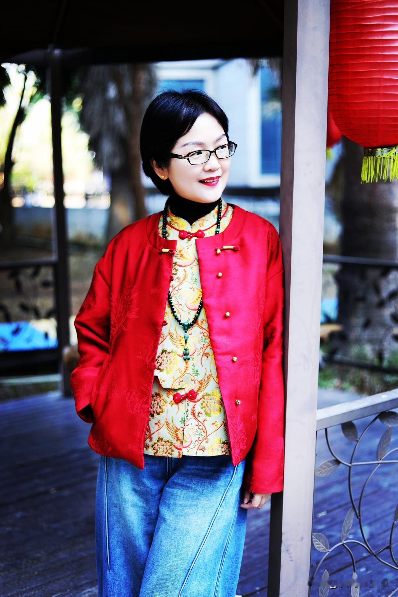 年味越来越淡，越来越不想过年的几个正解:
1.做事的人越来越少，小时候年味的享受