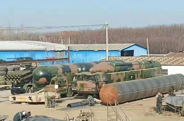 这下，美国完全可以放心了！中国的东风-41、东风21D导弹，以及歼-20战机都是