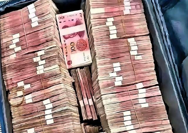 什么叫洗钱？简单的举个例子：你买彩票中了500万，扣除20%个税，实际到手400