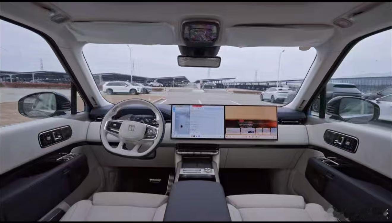 吉利最近开了个挂!还是全员欢迎的那种!。想象一下，新车在厂里刚组装完，竟然不用工