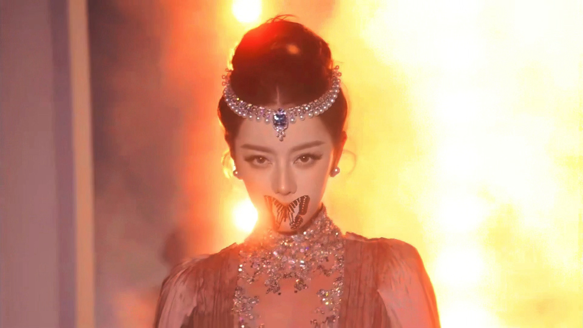 -迪丽热巴 ✨神圣感～VOGUE红毯 ​​​