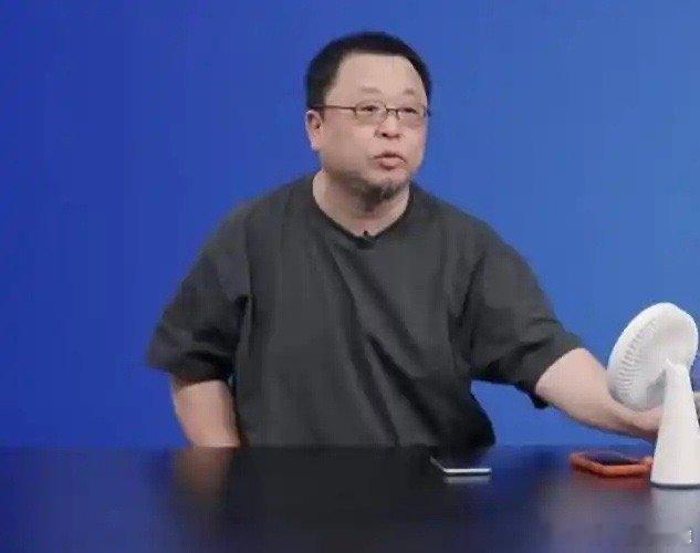 罗永浩下周将加播两场数字人直播这场风波真的是没完没了，这个结果我们都等着呢，期待
