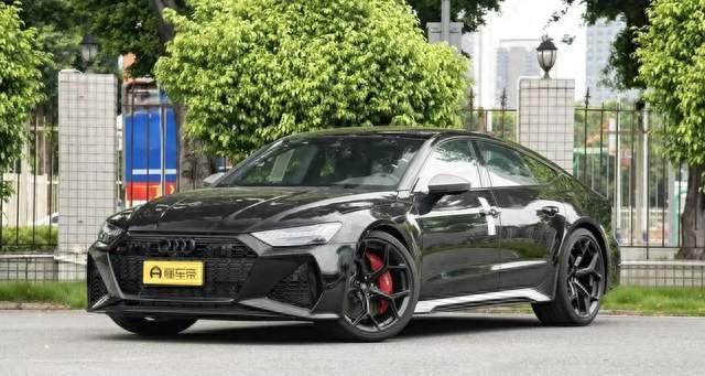 新款奥迪RS7上市售146.88万配V8