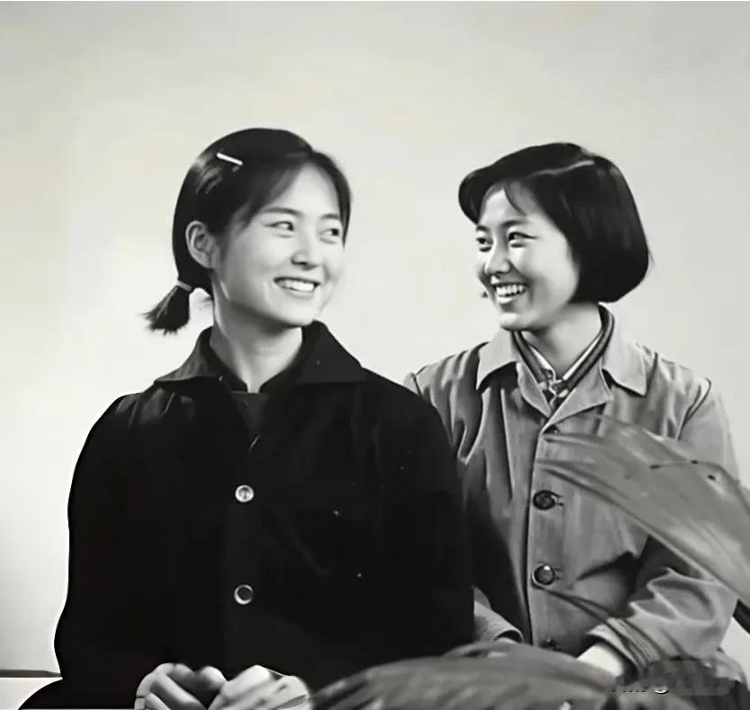 上影为北影培养了二朵“大红花”–––李秀明 张金玲
她们的成名作、代表作都是在上