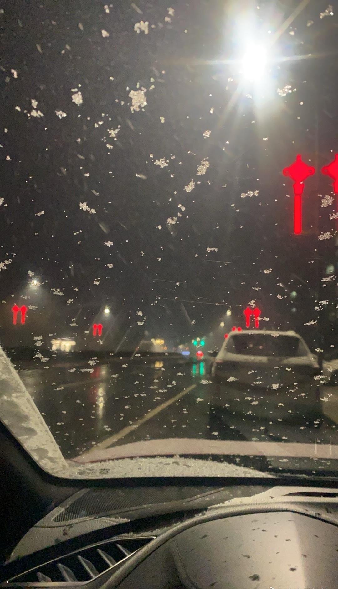 我宣布，吉林第一次🈸春失败❌
又下雪了❄️我们还在冬天❄️
我刚把雪地胎换下来