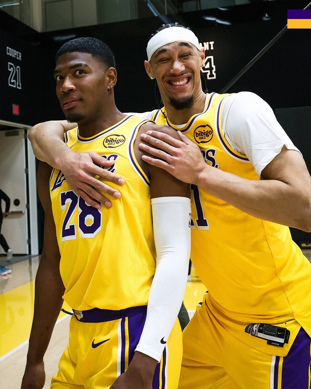 大合照拍的很开心💜💛湖人国度洛杉矶湖人