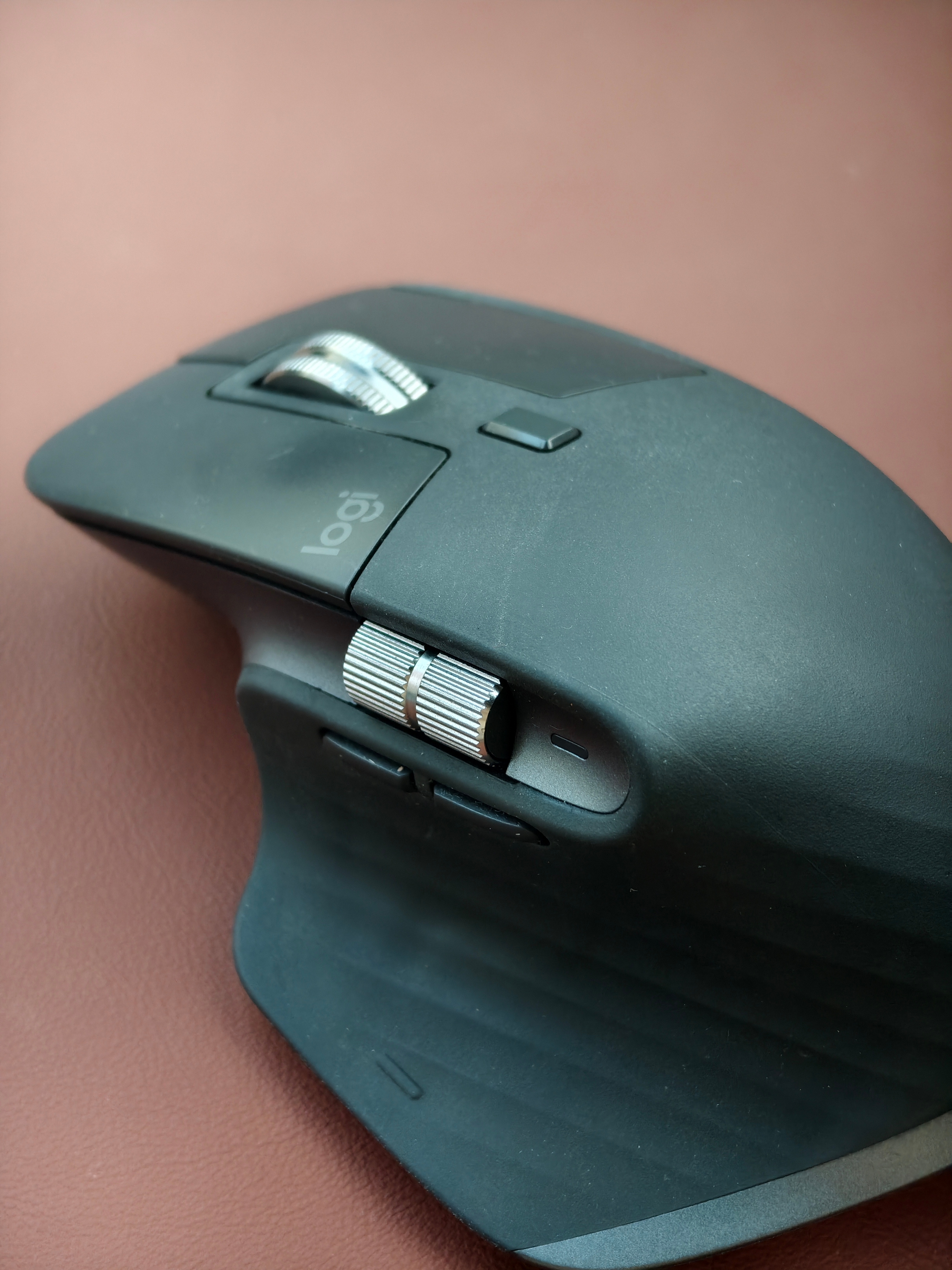 昨天发现鼠标中键点击，谷歌浏览器标签页不能跳转新页面了，然后我就用排除法，先设置