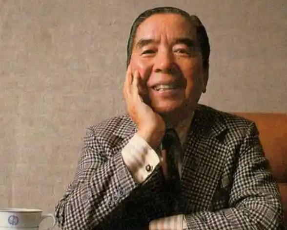 1985年，"世界船王"包玉刚被查出患上癌症，膝下无子，只有四个女儿。他把四女婿