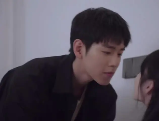 这段好好笑啊 每个人脸上的表情太搞笑了