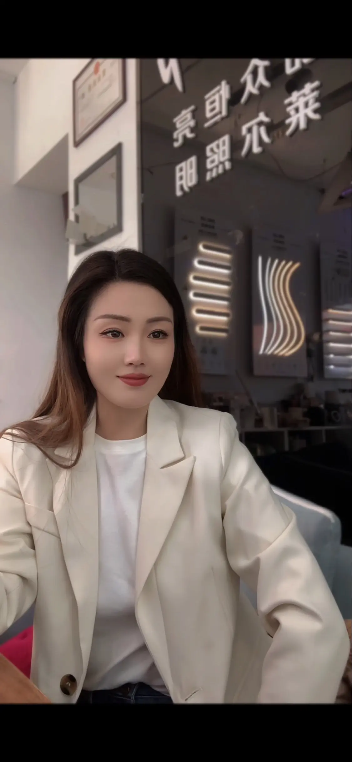 “人一旦有了隔阂，就再也走不近了，世界上只有和好，却没有如初，热情耗尽...