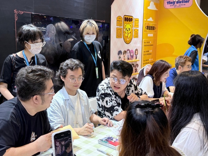 音熊一日店长快乐浓度超标 音熊联萌12周年活动真的太赞了，见到了谢添天和夏磊老师
