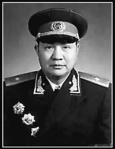 1941年，新四军第一师抓了200多名特务，粟裕知道后，忍不住开口：“是不是搞错