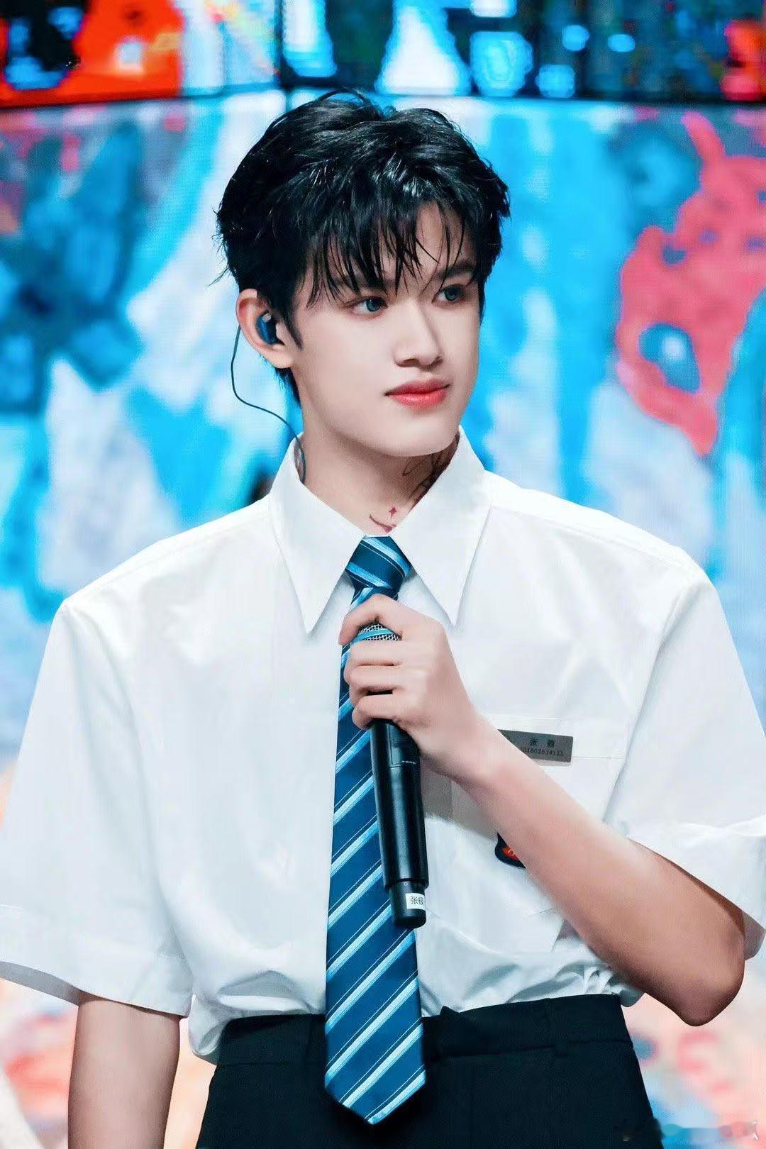 张极拿过童模冠军 张极在预告中提到自己的童模冠军经历，瞬间让我觉得他就是那种从小