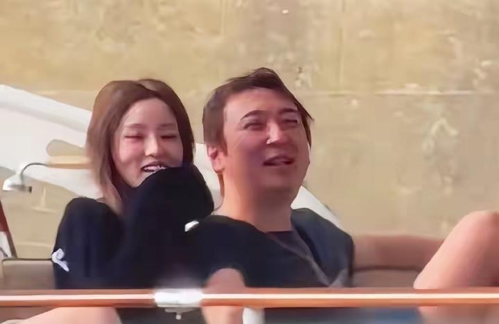 王思聪找女友的要求是不是越来越低了？看了他女友的素颜状态真是一言难尽啊！小眼睛，
