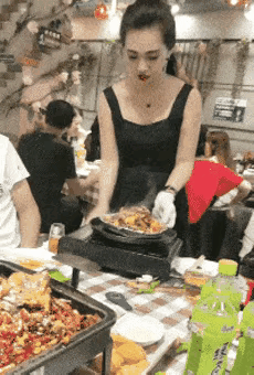 一顿火光，潇洒离去