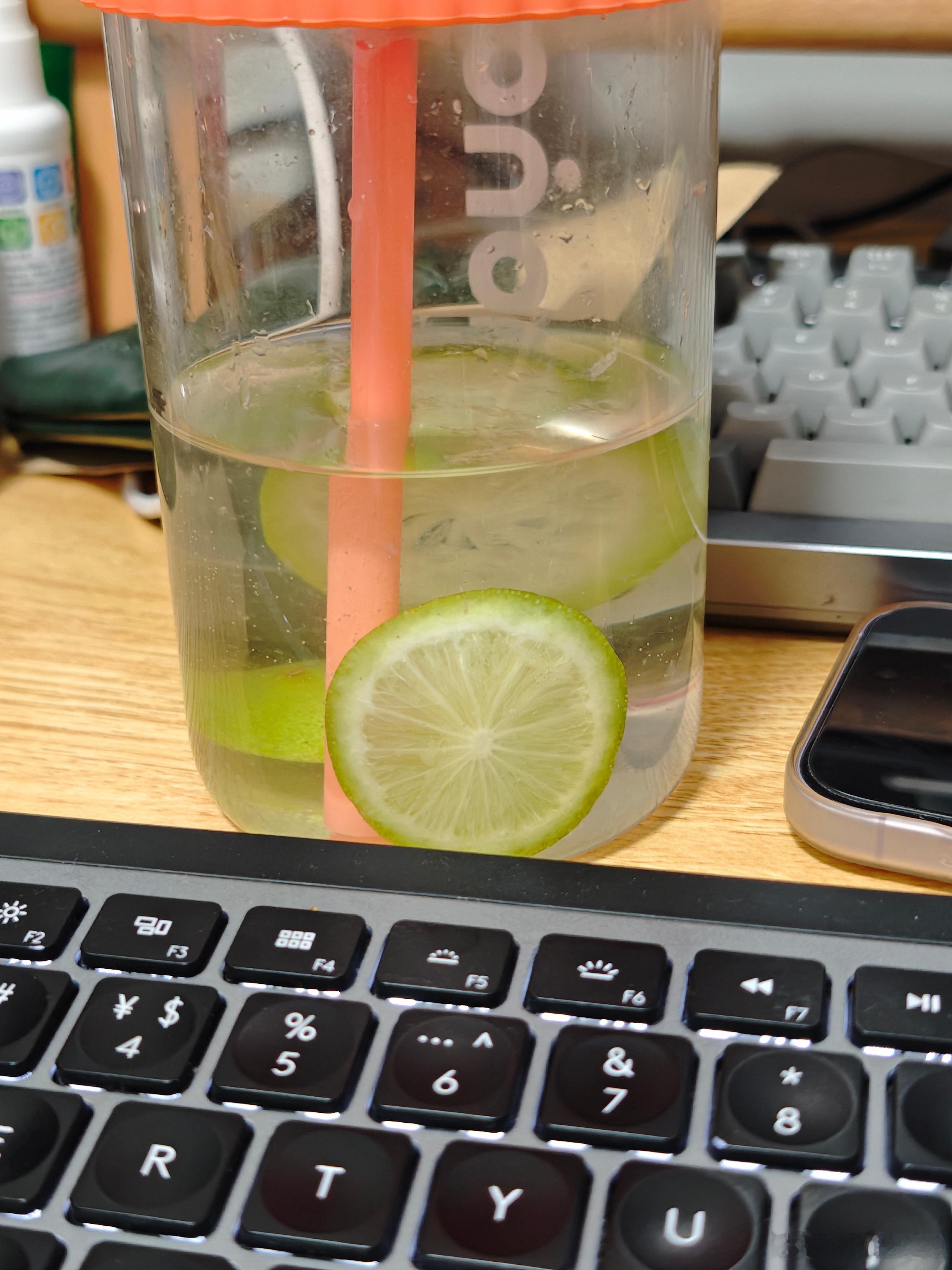 为啥香水柠檬泡水一小时会变得很苦🥲有懂的朋友能科普一下吗，顺便教教我咋泡水才不