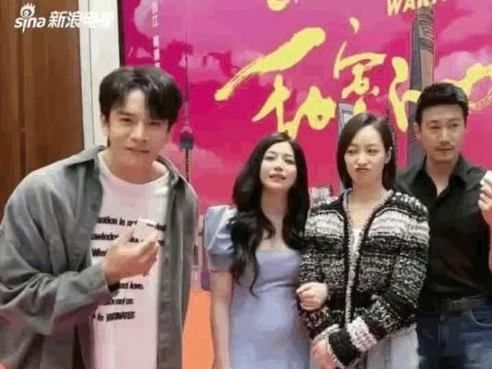 陈妍希得多注意一下身材管理了，肚子上的肉肉裙子都遮不住，凸显出来了 ​​​